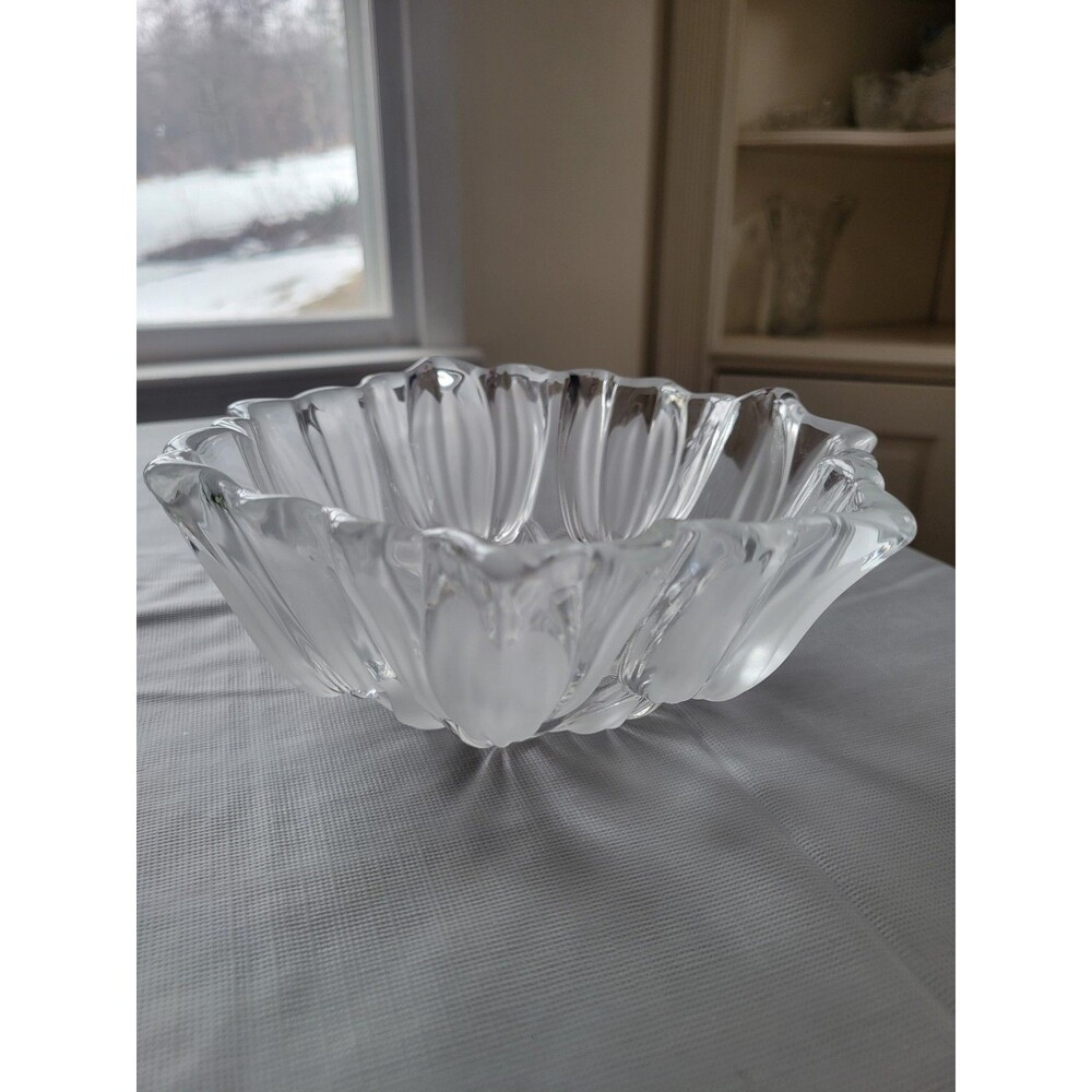 Mikasa Crystal Satin Frosted Tulips Small Serving Bowl 7"